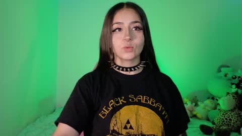 Danielle  online show from April 18, 2026, 10:19 am