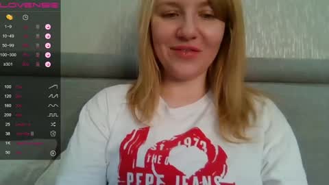 urbadkitty online show from December 20, 2024, 8:06 am