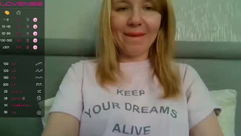 urbadkitty online show from February 26, 2025, 9:10 am