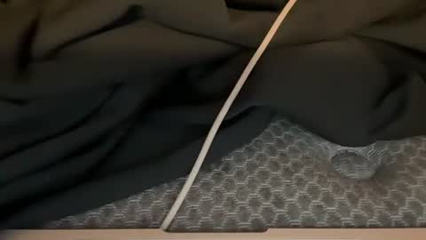 Snapshot of urbanparis chatting on November 2, 2025, 8:11 pm Urban Pvris online show from November 2, 2025, 8:11 pm