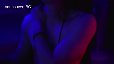 urboytoy_512 online show from October 14, 2025, 7:03 pm