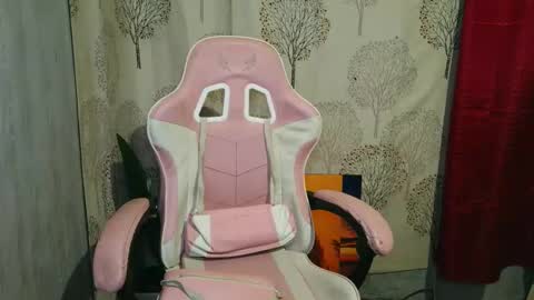 Sweetacyl online show from April 7, 2026, 3:23 pm