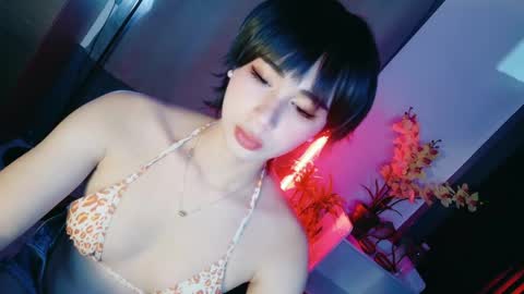 urfave_bbgirl online show from April 13, 2026, 3:28 pm