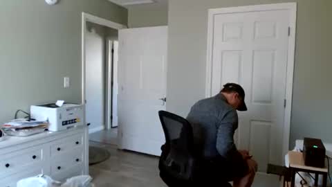 Gregor online show from April 28, 2026, 2:00 pm