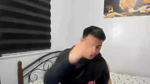 urfucker_vinz online show from July 8, 2026, 12:42 pm