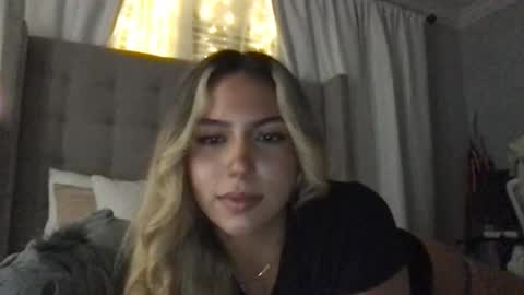 Snapshot of urgfmandy chatting on December 3, 2025, 2:52 am urgfmandy online show from December 3, 2025, 2:52 am