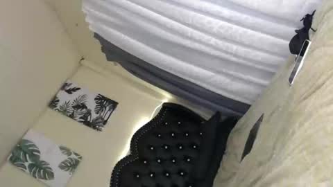 Snapshot of urgirljen chatting on February 19, 2026, 2:29 am amara online show from February 19, 2026, 2:29 am