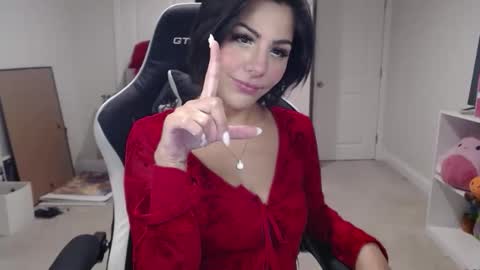 Snapshot of urgoddessmarla chatting on December 16, 2025, 2:05 am Goddess Marla online show from December 16, 2025, 2:05 am