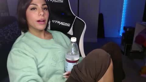 Snapshot of urgoddessmarla chatting on December 19, 2025, 3:35 am Goddess Marla online show from December 19, 2025, 3:35 am