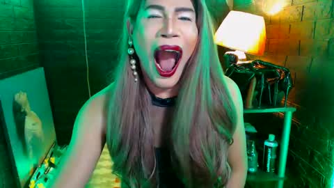 Snapshot of urhardcockqueenxxx chatting on March 6, 2025, 2:51 pm queen norelle online show from March 6, 2025, 2:51 pm