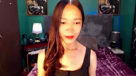 urhot_athena online show from April 23, 2026, 3:36 pm