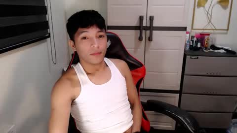 Snapshot of urhotethanxx chatting on May 16, 2026, 12:40 am Ethan online show from May 16, 2026, 12:40 am