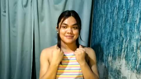 Snapshot of urhottie_bella chatting on July 7, 2026, 6:47 am urhottie_bella online show from July 7, 2026, 6:47 am