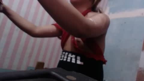 UrHOTtrexie online show from February 21, 2025, 5:13 am