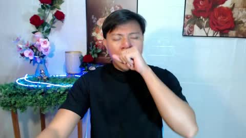 urhunky_ivan online show from July 13, 2026, 4:43 pm