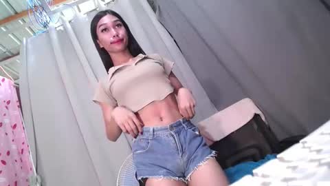 urloverjasmine_xx online show from May 8, 2026, 12:49 am