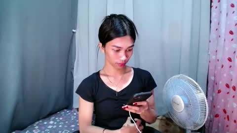 urloverjasmine_xx online show from May 15, 2026, 11:45 pm