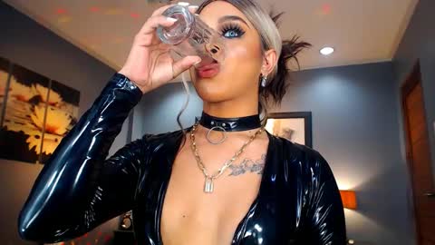 UrMajestyTyra online show from January 3, 2025, 12:08 pm