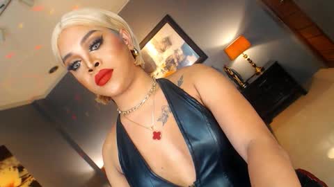 Snapshot of urmajestytyra chatting on January 17, 2026, 12:59 am UrMajestyTyra online show from January 17, 2026, 12:59 am