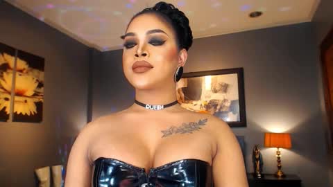 Snapshot of urmajestytyra chatting on February 16, 2026, 12:51 am UrMajestyTyra online show from February 16, 2026, 12:51 am