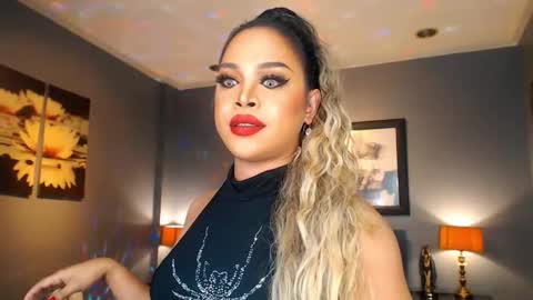 Snapshot of urmajestytyra chatting on February 17, 2026, 1:13 am UrMajestyTyra online show from February 17, 2026, 1:13 am