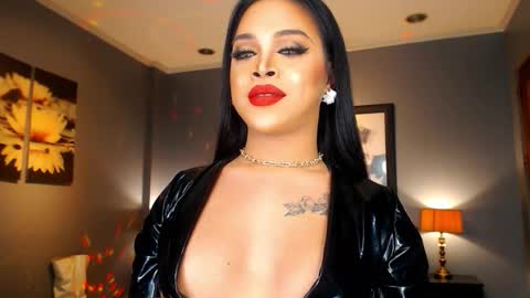 Snapshot of urmajestytyra chatting on February 19, 2026, 1:45 am UrMajestyTyra online show from February 19, 2026, 1:45 am