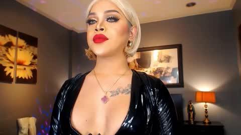 Snapshot of urmajestytyra chatting on February 20, 2026, 1:13 am UrMajestyTyra online show from February 20, 2026, 1:13 am