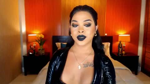 Snapshot of urmajestytyra chatting on June 21, 2026, 12:35 am UrMajestyTyra online show from June 21, 2026, 12:35 am