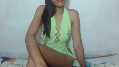 It me SHELLA  online show from April 22, 2026, 12:57 am