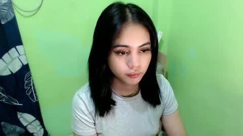 urmystical_sofie online show from November 3, 2025, 1:01 pm