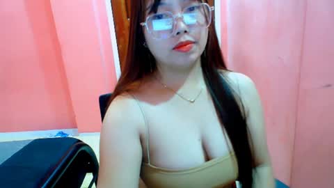 Snapshot of urnaughtyfilipina chatting on December 26, 2024, 9:26 pm ask me online show from December 26, 2024, 9:26 pm