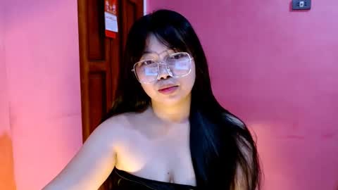 Snapshot of urnaughtyfilipina chatting on March 11, 2025, 9:02 am ask me online show from March 11, 2025, 9:02 am