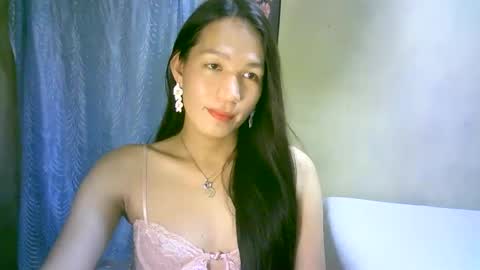 Snapshot of urpinaylovelyjuliaxxx chatting on February 16, 2025, 1:38 pm queen julia not into CHEAPGUY online show from February 16, 2025, 1:38 pm