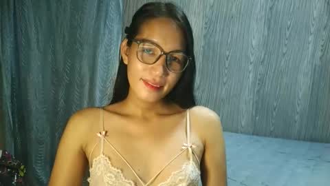Snapshot of urpinaylovelyjuliaxxx chatting on May 28, 2026, 1:19 pm queen julia not into CHEAPGUY online show from May 28, 2026, 1:19 pm