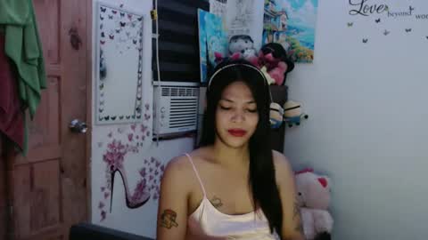 hi im kim online show from October 7, 2025, 12:24 pm