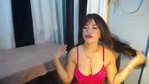 urqueen_boobsxx online show from April 6, 2026, 9:32 am