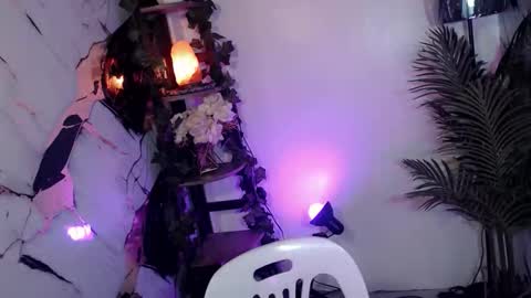 ursandra_xx online show from September 11, 2025, 7:19 am