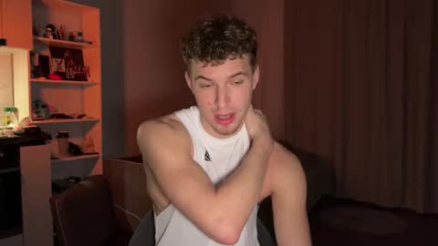 ursaotome online show from October 7, 2025, 4:04 pm