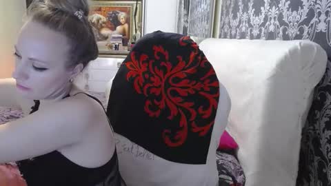 UrSecretTreasure88 online show from October 10, 2025, 1:32 pm