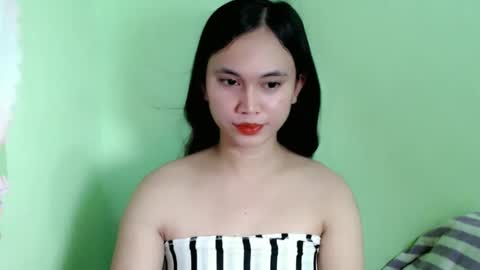 Athisa online show from April 15, 2026, 5:42 pm