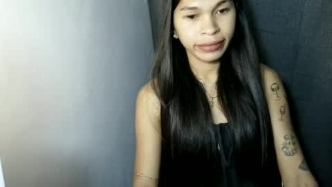 Snapshot of ursweet_zeviixx chatting on June 20, 2026, 8:28 am ursweet_zeviixx online show from June 20, 2026, 8:28 am