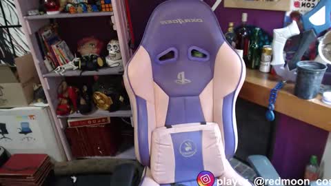 --Lucy-- online show from October 8, 2025, 6:05 pm