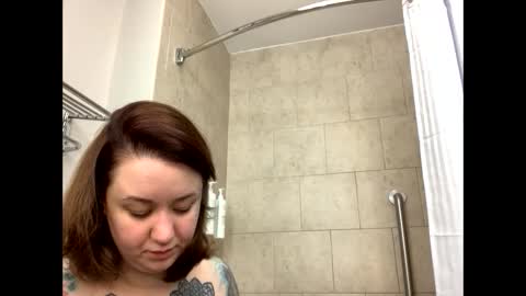 Snapshot of usefulhole chatting on September 27, 2025, 12:54 pm usefulhole online show from September 27, 2025, 12:54 pm