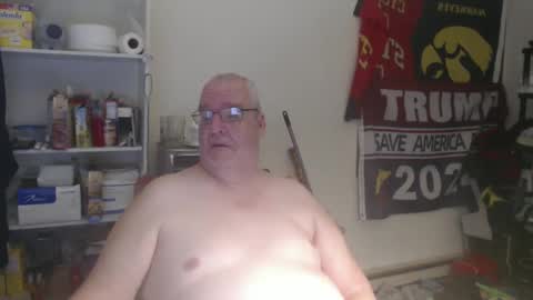 Snapshot of usgoober chatting on January 4, 2025, 2:56 am Eric online show from January 4, 2025, 2:56 am