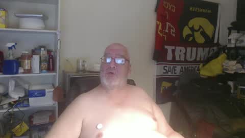 Snapshot of usgoober chatting on February 17, 2025, 3:58 am Eric online show from February 17, 2025, 3:58 am