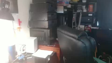 Snapshot of usgoober chatting on October 13, 2025, 2:44 am Eric online show from October 13, 2025, 2:44 am