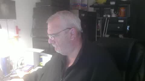 Snapshot of usgoober chatting on October 14, 2025, 2:12 am Eric online show from October 14, 2025, 2:12 am