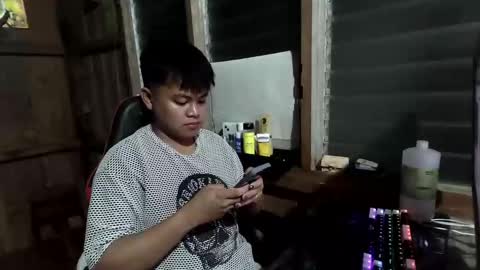 Snapshot of utsukushi591850 chatting on October 14, 2025, 9:32 am debby online show from October 14, 2025, 9:32 am