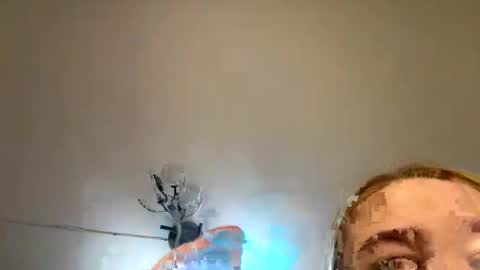 Snapshot of uvrays999 chatting on October 23, 2025, 4:39 pm Leila online show from October 23, 2025, 4:39 pm