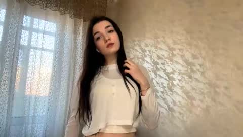 Snapshot of uwun_pinksi chatting on February 27, 2026, 11:32 am Lisi online show from February 27, 2026, 11:32 am